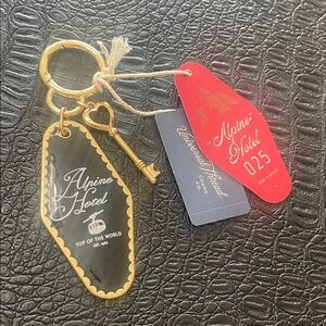Alpine Hotel Keychain in  Black & Gold with Heart Key charm